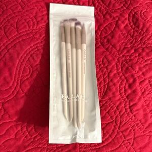 F.A.R.A.H Makeup Brush Set - Cream